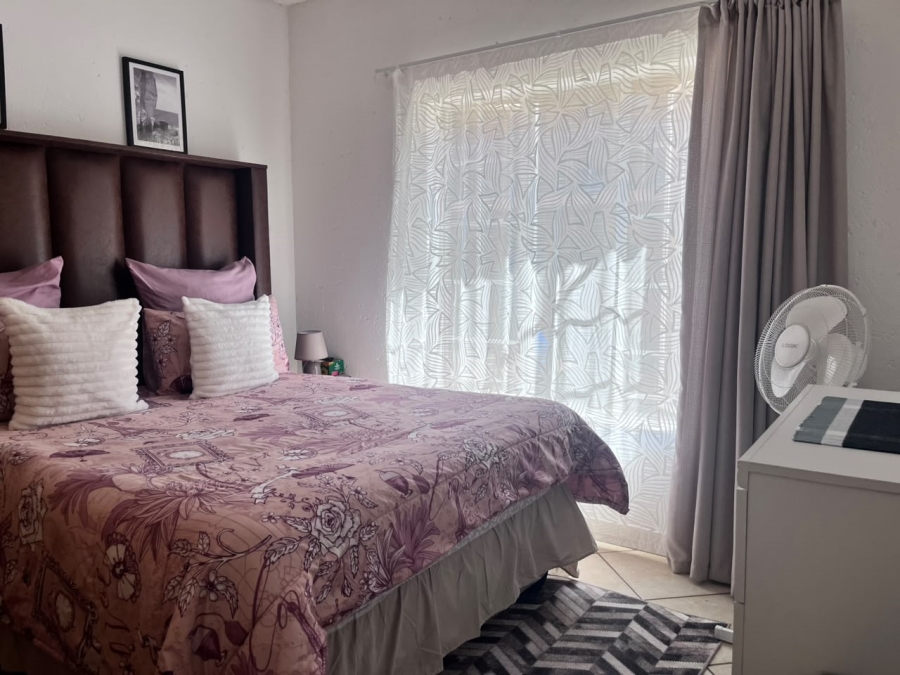 2 Bedroom Property for Sale in Waterval East North West